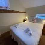 Pretty Cottage In Peaceful Village Location - Easy Commute To Cambridge